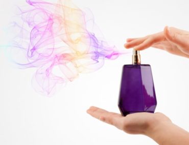 روش صحیح استفاده و نگهداری از عطر روش صحیح استفاده و نگهداری از عطر