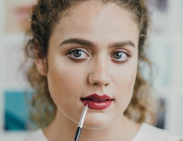 10 نکته برای آرایش بهتر و ماندگارتر 10 نکته برای آرایش بهتر و ماندگارتر