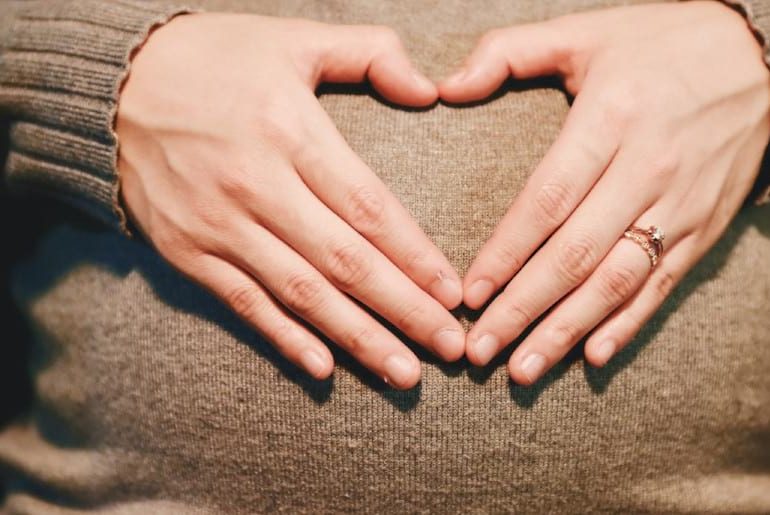 بررسی دلایل شایع خارش و خشکی پوست در دوران بارداری بررسی دلایل شایع خارش و خشکی پوست در دوران بارداری