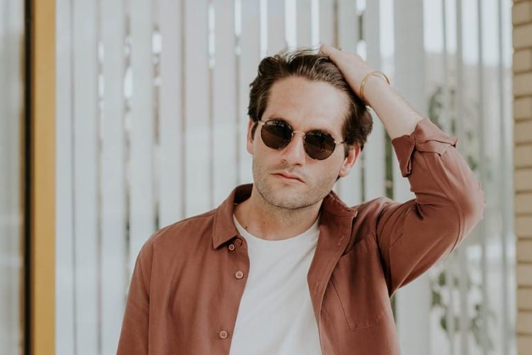 بررسی مهم‌ترین دلایل ریزش موی سر