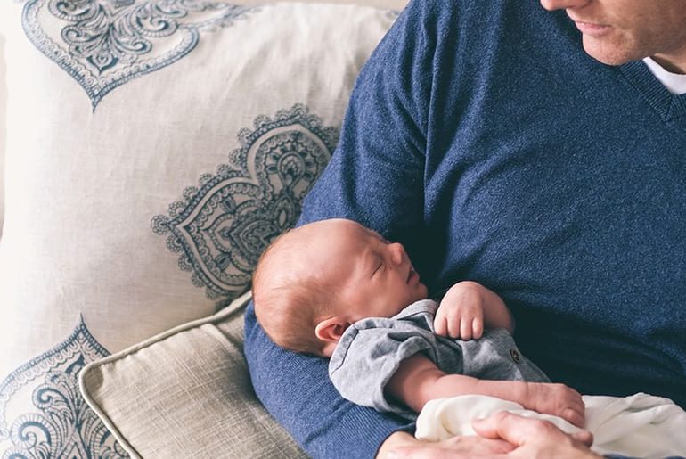 18 نکته مهم مراقبتی در هفته اول نوزاد 18 نکته مهم مراقبتی در هفته اول نوزاد