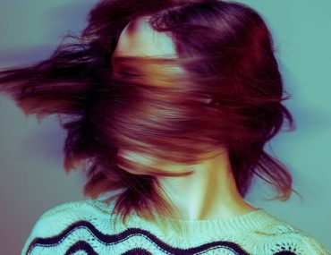 دلایل شایع ریزش مو در زنان