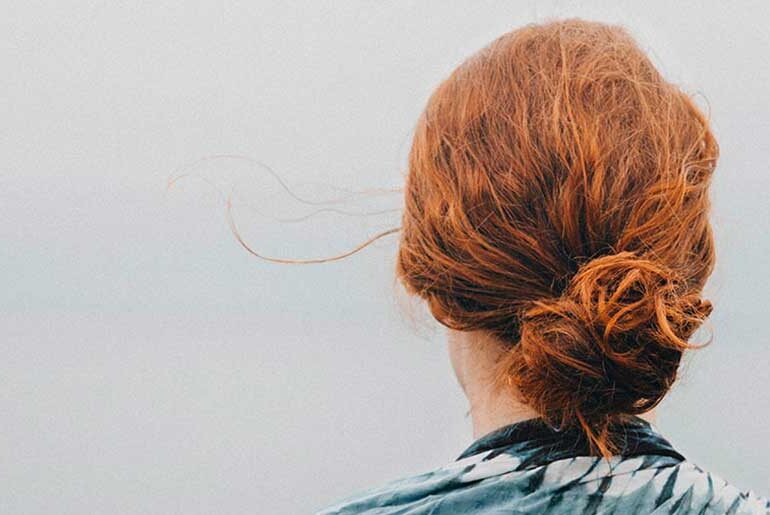 همه چیز درباره‌ی موهای وز و راه‌های مراقبت از آن